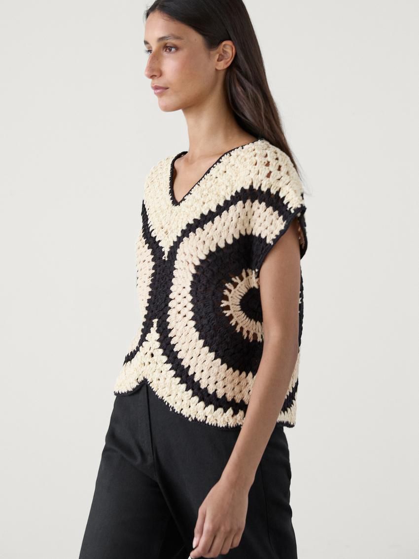 Massimo Dutti Crochet With Contrast Detail Women Top Black / Cream | US-GY9482501