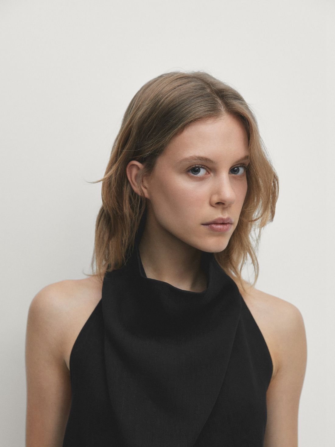 Massimo Dutti Halter With Gathered Detail Women Top Black | US-NF6209753