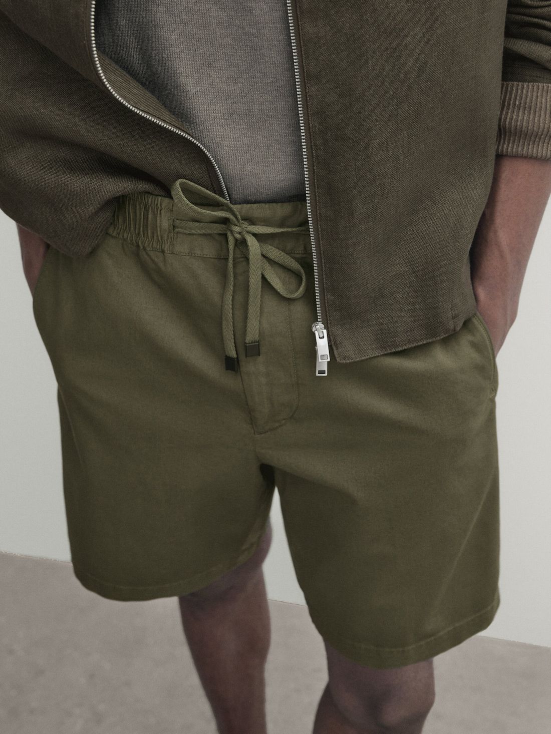 Massimo Dutti Jogger Fit Cotton Blend Bermuda Men Shorts Khaki | US-BS7680943