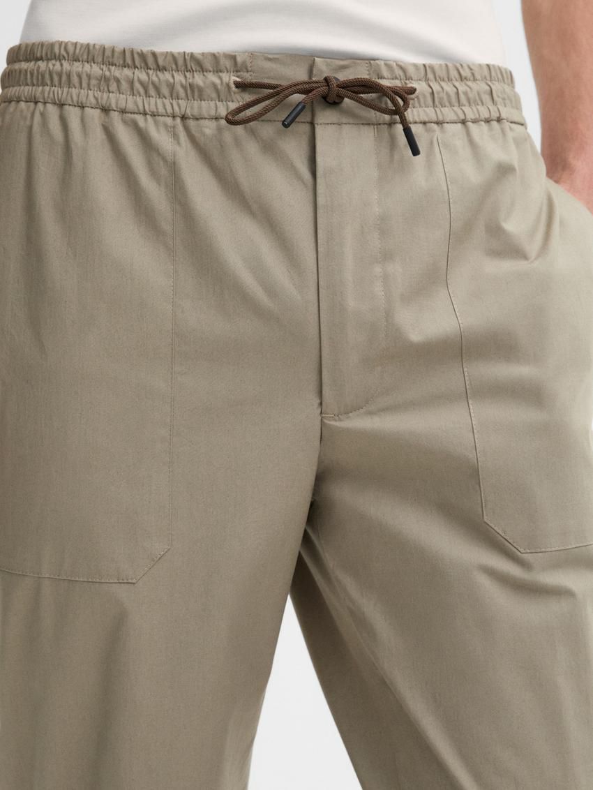 Massimo Dutti Jogger Fit Poplin Men Trousers Light Khaki | US-SR5204817