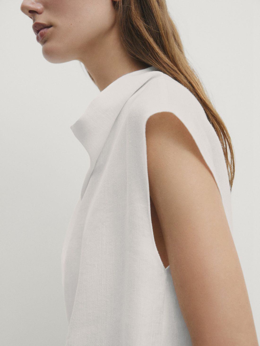 Massimo Dutti Linen Blend With A Draped Neck Women Top Cream | US-UO3068217