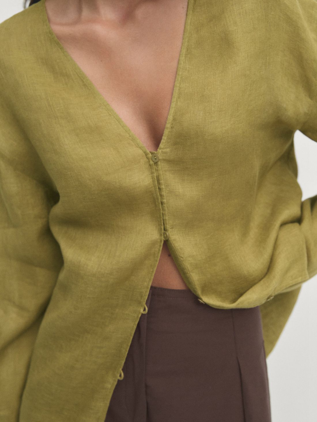 Massimo Dutti Linen Oversize With Low-cut Back Women Blouse Olive | US-HV6987235