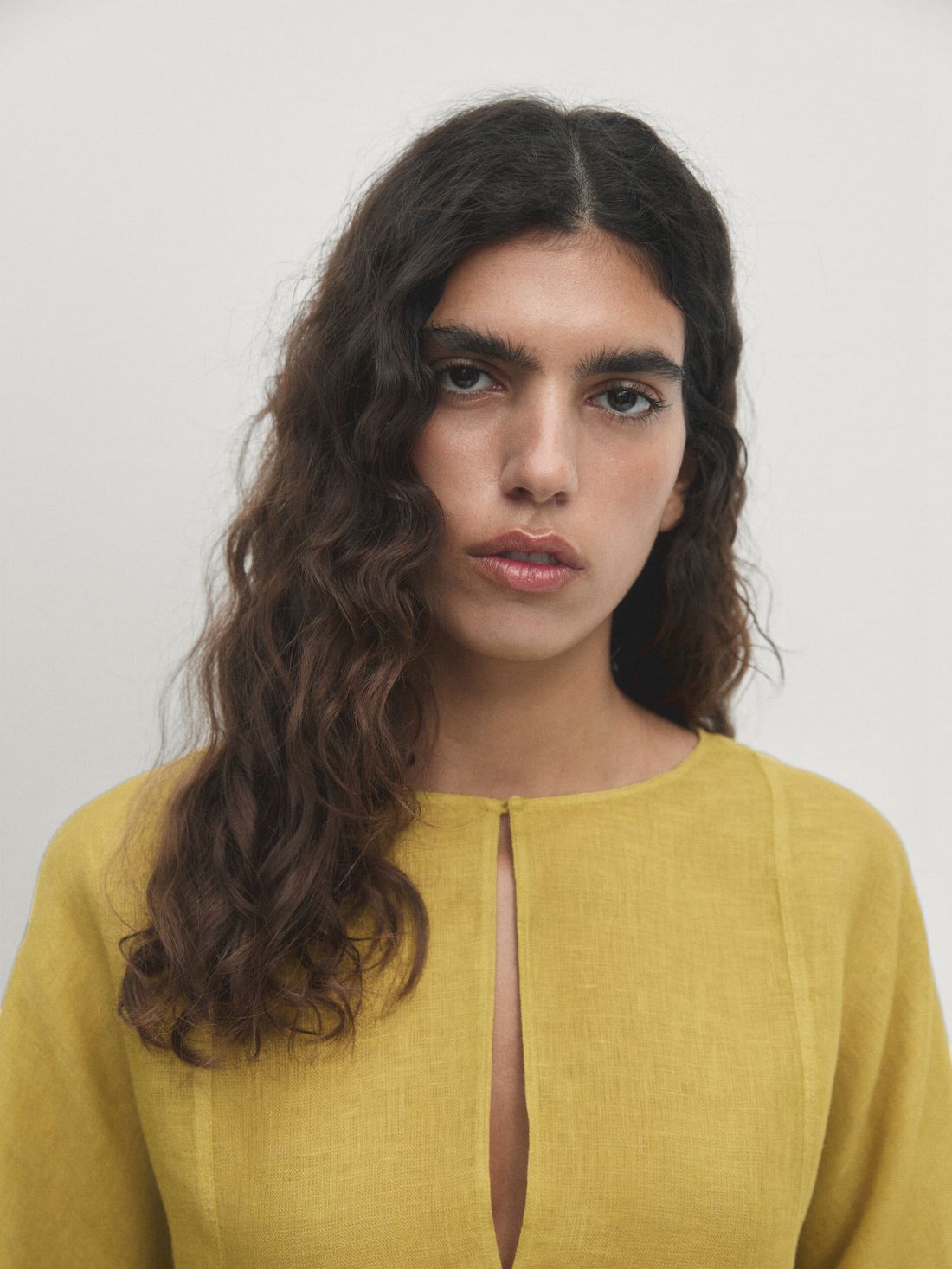 Massimo Dutti Linen V-neck Women Blouse Yellow | US-EL7468352